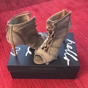 Banana Republic Laced Ankle Boots